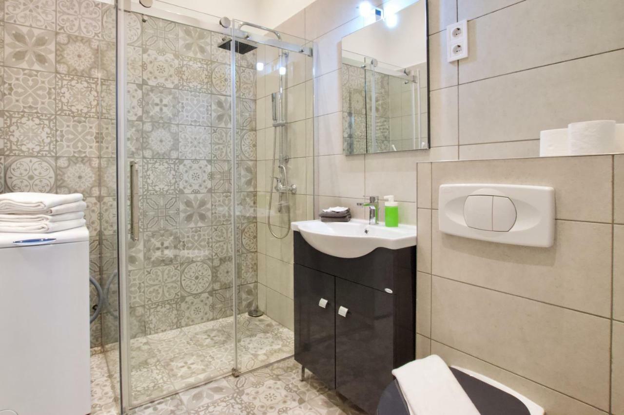 Standard Apartment By Hi5 - Rakoczi Ut 23 บูดาเปสต์ ภายนอก รูปภาพ